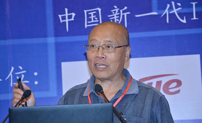 资深信息化专家、原中国信息协会副会长胡小明发表了题为《对新型智慧城市建设顶层设计的思考》的精彩演讲